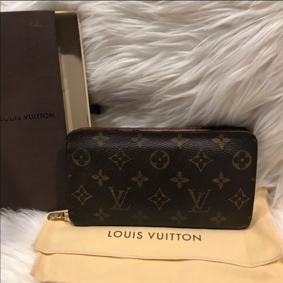 Louis Vuitton Handbags - 🎉Louis Vuitton Zippered Wallet SALE TODAY ONLY🎁